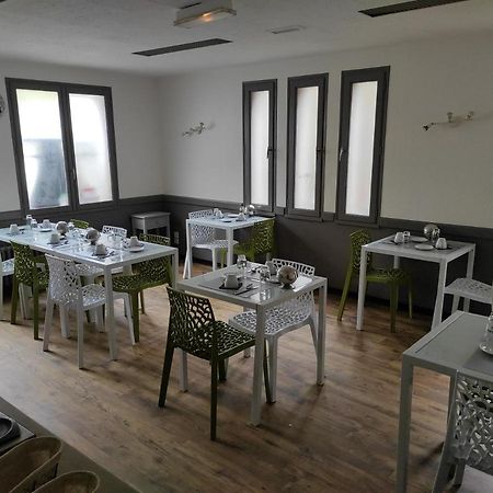 A L'Oree De La Foret Campénéac Екстериор снимка